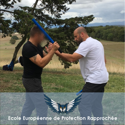 Formation à l'utilisation d'une arme blanche ou d'une matraque