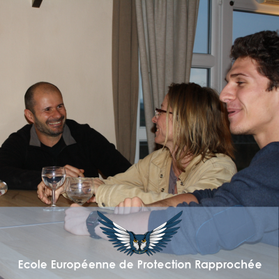 Moment convivial dans la formation de garde du corps chezEEPR